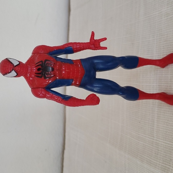 Spiderman Toy Figure - Picture 2 of 12